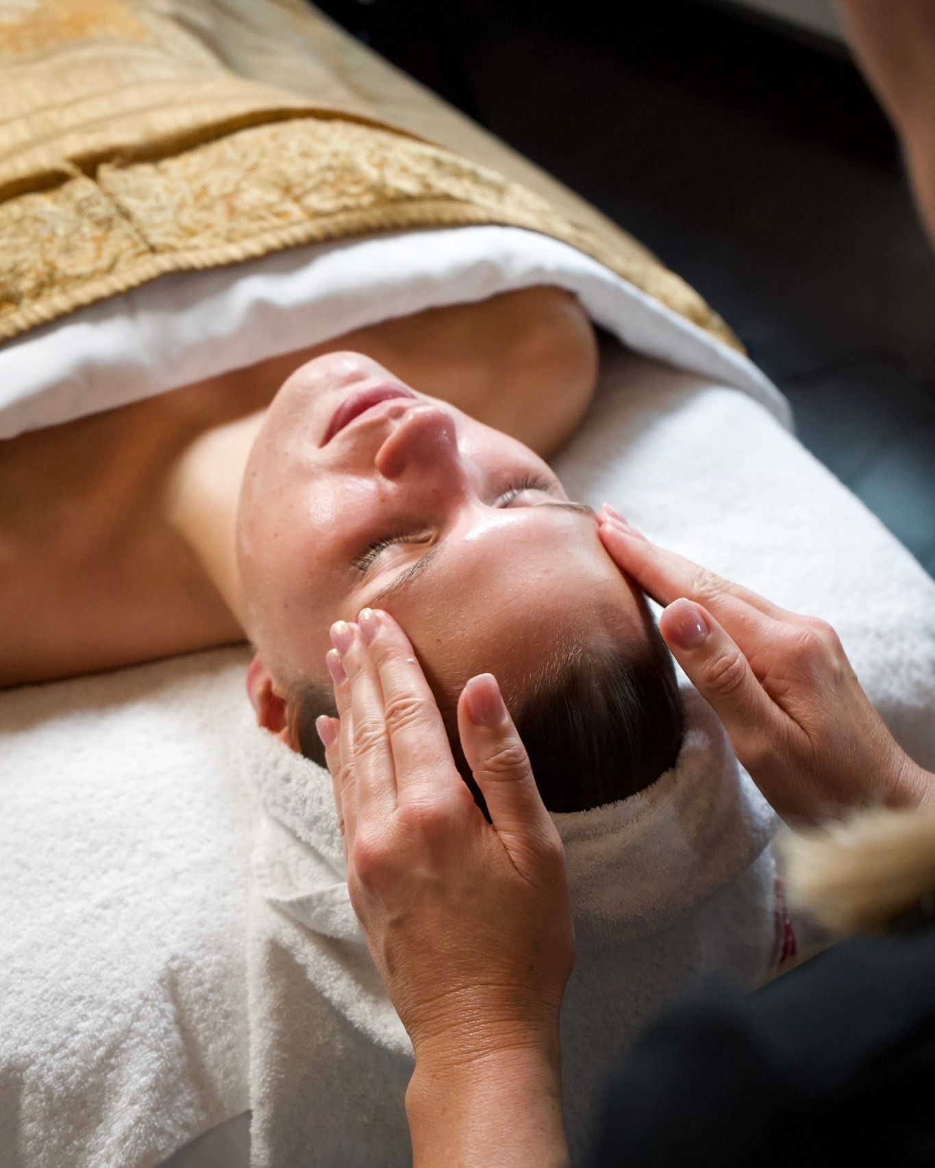 Ansigts- og hovedbundsmassage